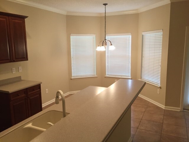 Foto del edificio - 6285 Pendragon Pl