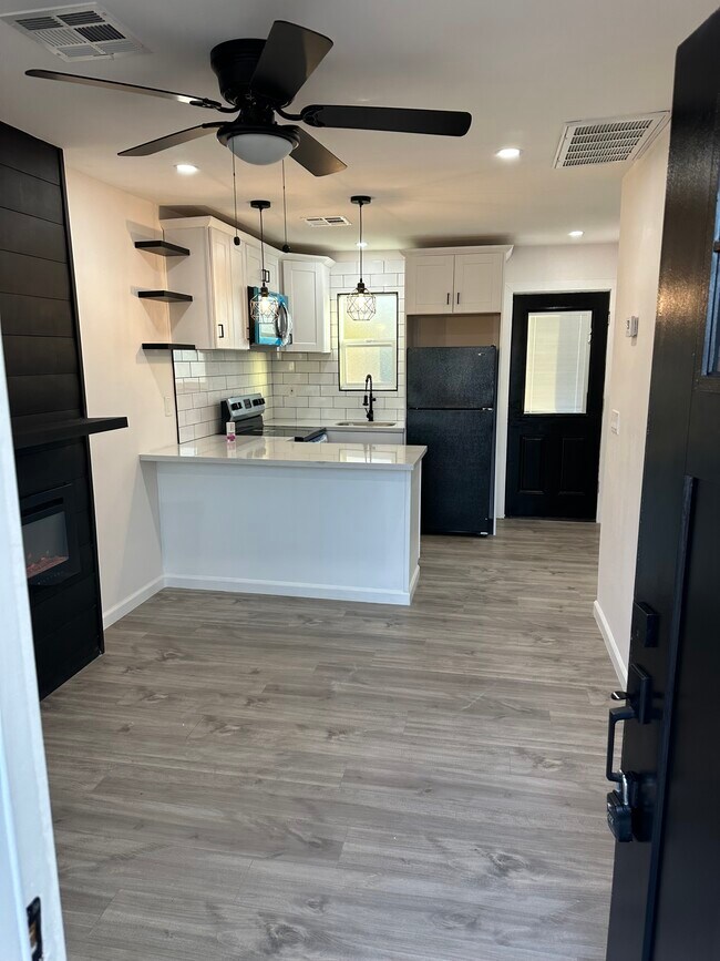 Foto del edificio - 1447 E Mountain View Rd