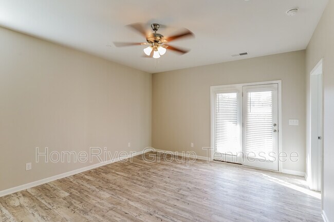 Building Photo - 345 Victory Cir