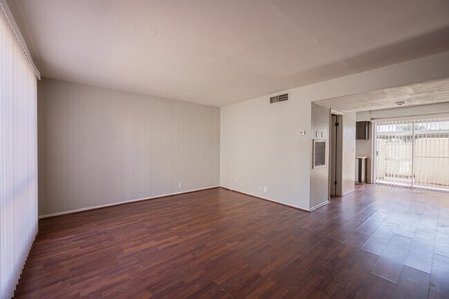 Foto del edificio - 3520 W Dunlap Ave