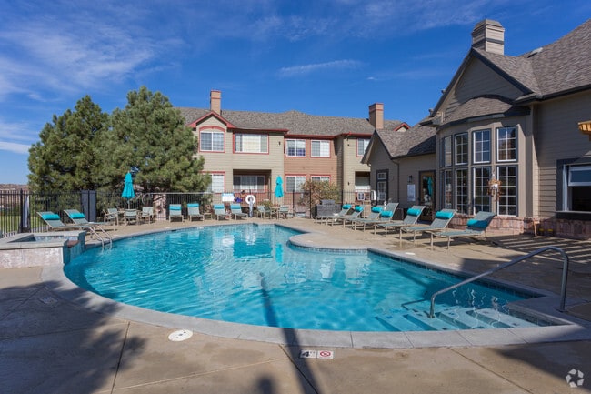 Pool - The Links at Plum Creek