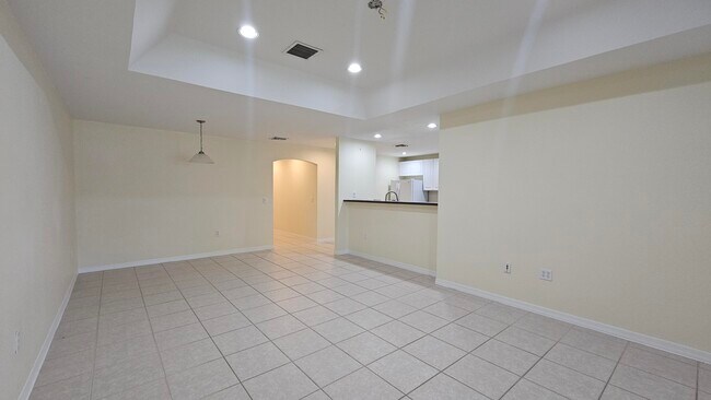 Building Photo - 1815 E Sanderling Ln