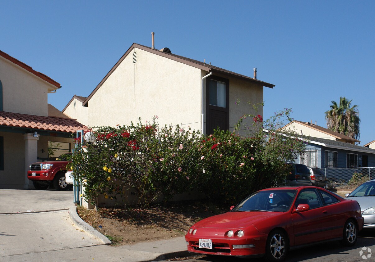 Building Photo - 2716 44th St