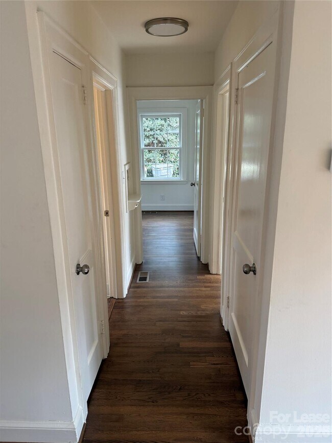 Foto del edificio - 2114 Brandon Cir