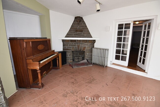 Building Photo - 4312 Spruce St