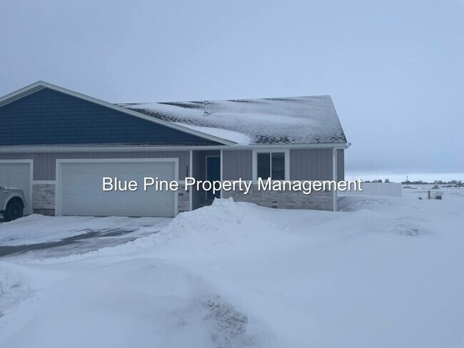 Building Photo - 5847 Wildrose Avenue