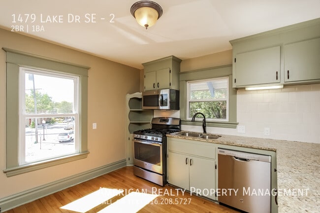 Foto del edificio - 1479 Lake Dr SE