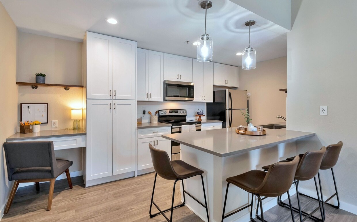 Tatum Place Apartments in Scottsdale, AZ