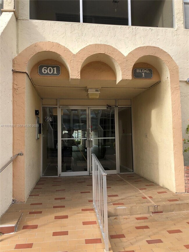 Foto del edificio - 601 Three Islands Boulevard