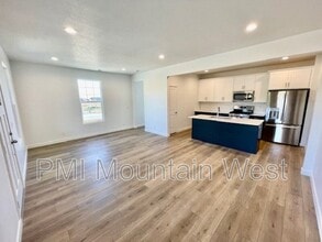 Building Photo - 1386 Copper Sky Dr