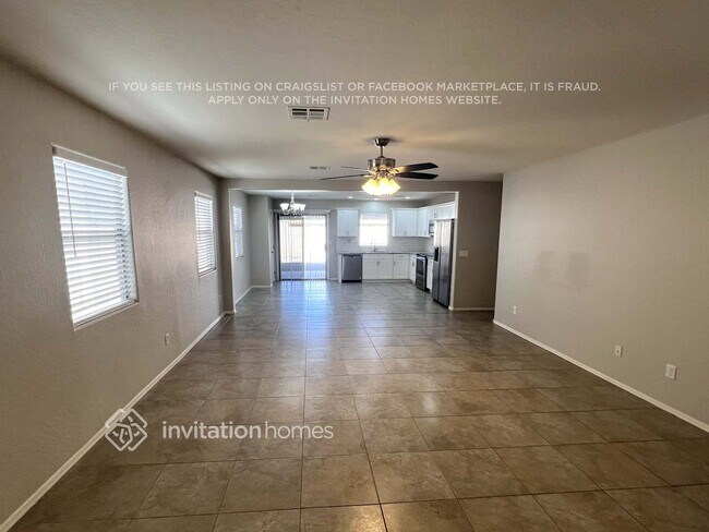 Building Photo - 2114 E Caspian Way