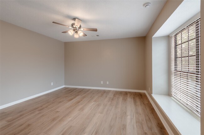 Foto del edificio - 2402 Sycamore Ave