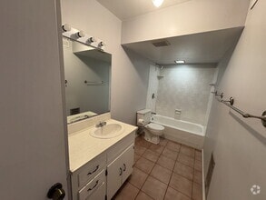 Building Photo - 4240 Crestview Dr