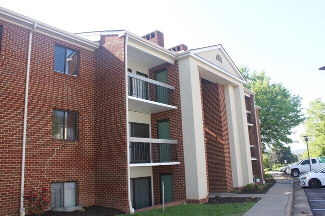 Building Photo - 1112-1 Blue Ridge Drive