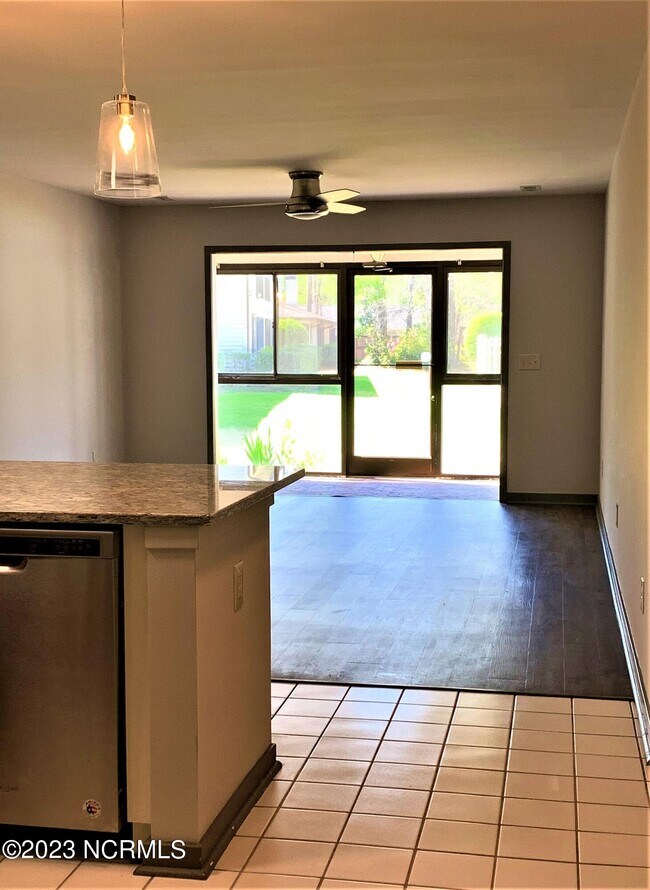 1507 Military Cutoff Rd Unit Apt 111, Wilmington, NC 28403 Condo for