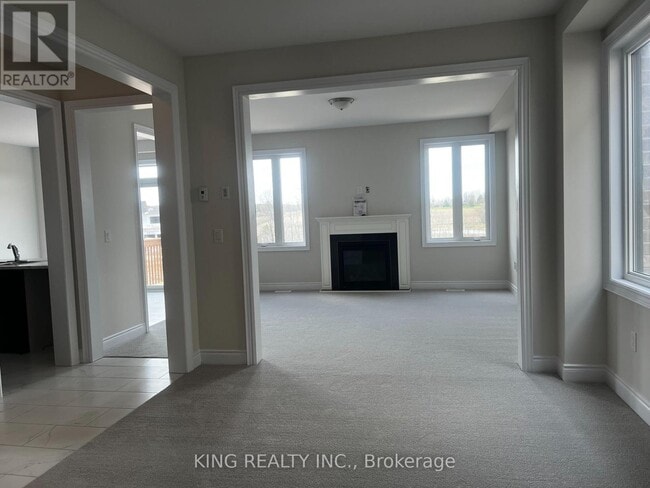 Building Photo - 3008 Sierra Dr