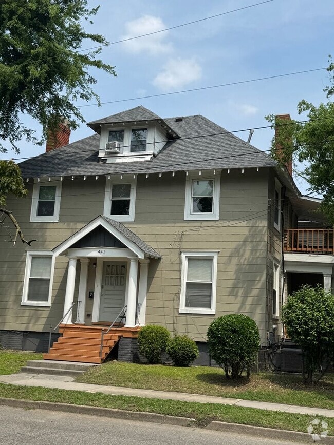 Building Photo - 441 W 28th St