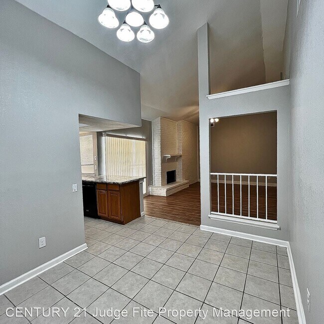 Building Photo - 4 br, 2 bath House - 400 Colgate Court