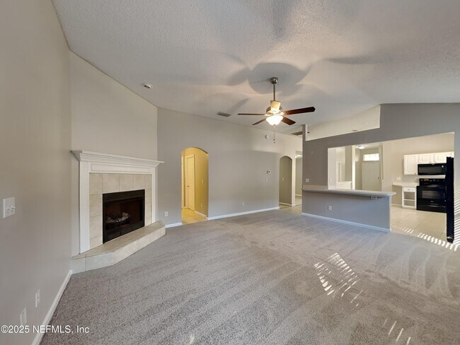 Foto del edificio - 938 Cherry Point Way