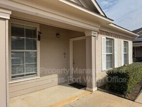 Building Photo - 400 Glade Rd