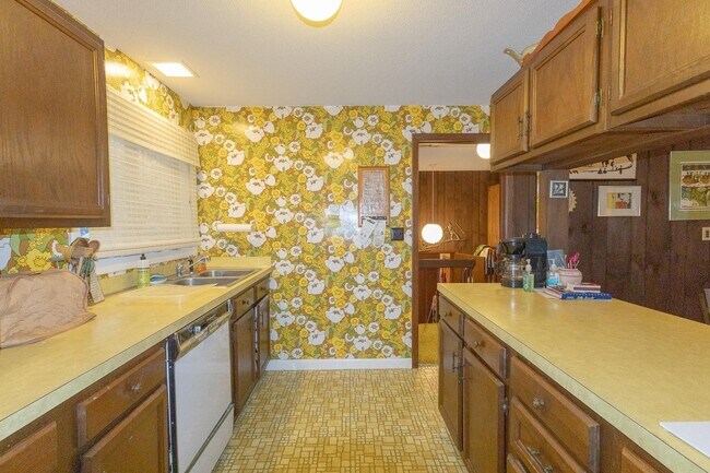 Building Photo - 24 Troon Dr