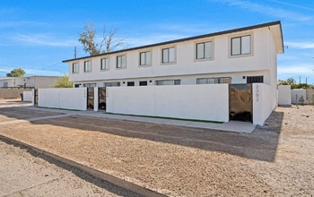 Building Photo - 2304 N 10th Ave