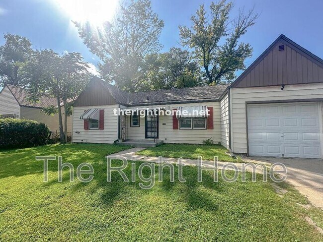 Building Photo - 6550 N 35th St