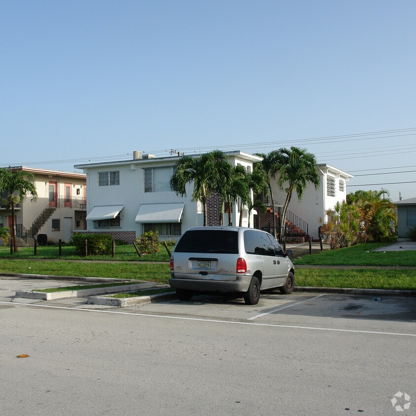 Foto principal - 2055 NE 172nd St