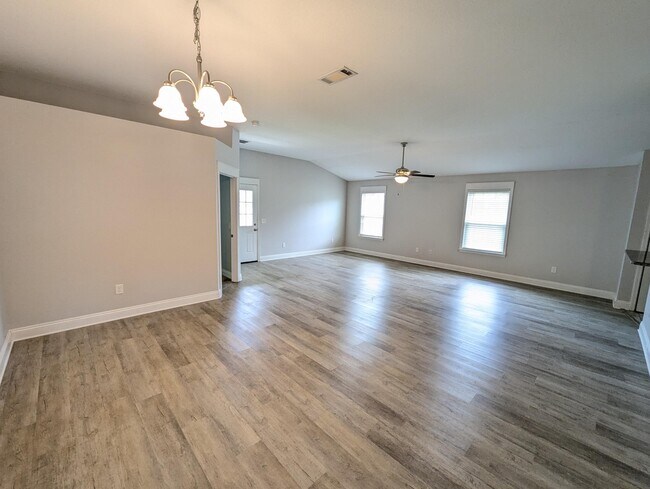 Foto del edificio - 1651 Ponderosa Dr