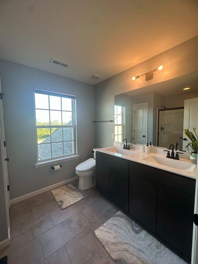 Ensuite - 3381 Arbor Gardens Ct