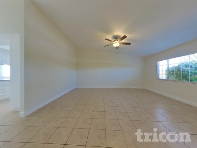 Building Photo - 14353 Victor Dr