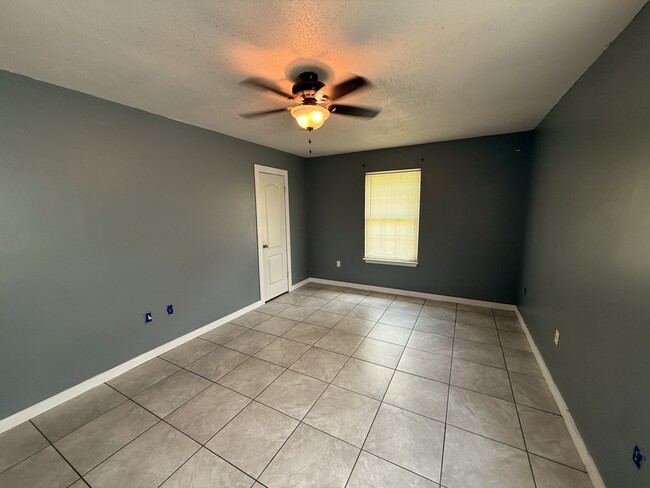 Building Photo - 2209 Frontera St