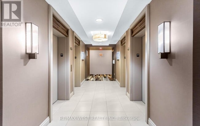 Building Photo - 385-1385 Prince of Wales Dr