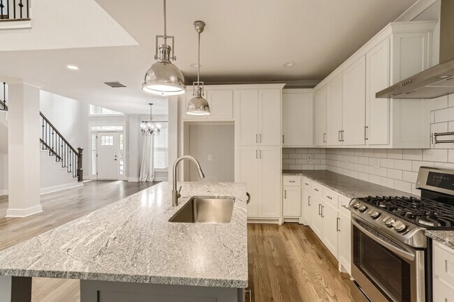 Foto del edificio - 100 Lakeview Ridge E