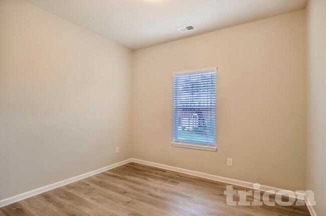 Building Photo - 451 Fredrick Dr