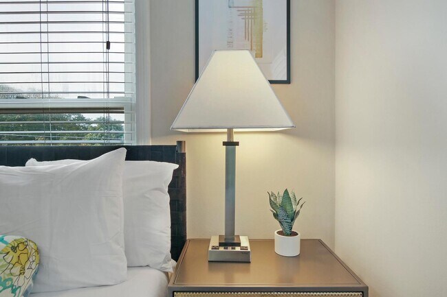 Foto del edificio - 5068 N Parkside Ave