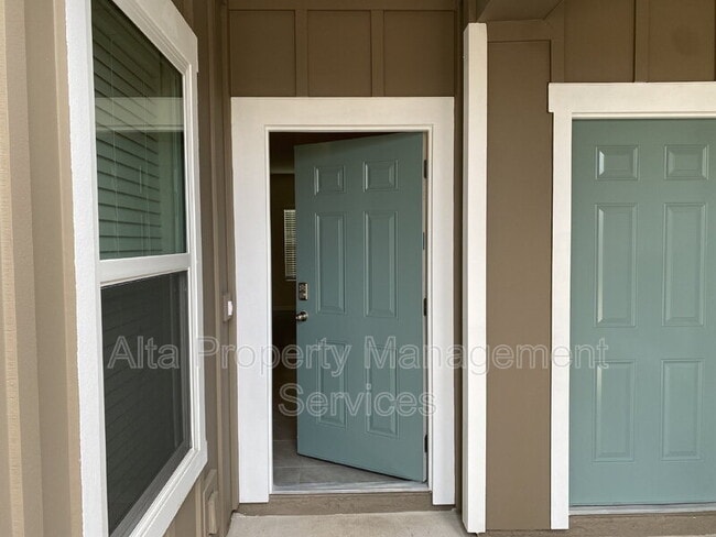Building Photo - 7765 Legacy Trl