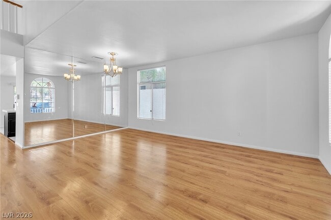 Foto del edificio - 9921 Garamound Ave