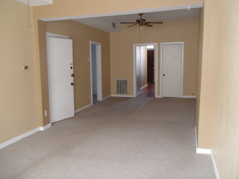 Primary Photo - 1018 W Armitage Ave