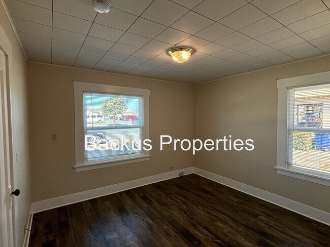 Building Photo - 136 East St
