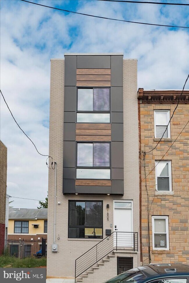 Building Photo - 1805 N 21st St