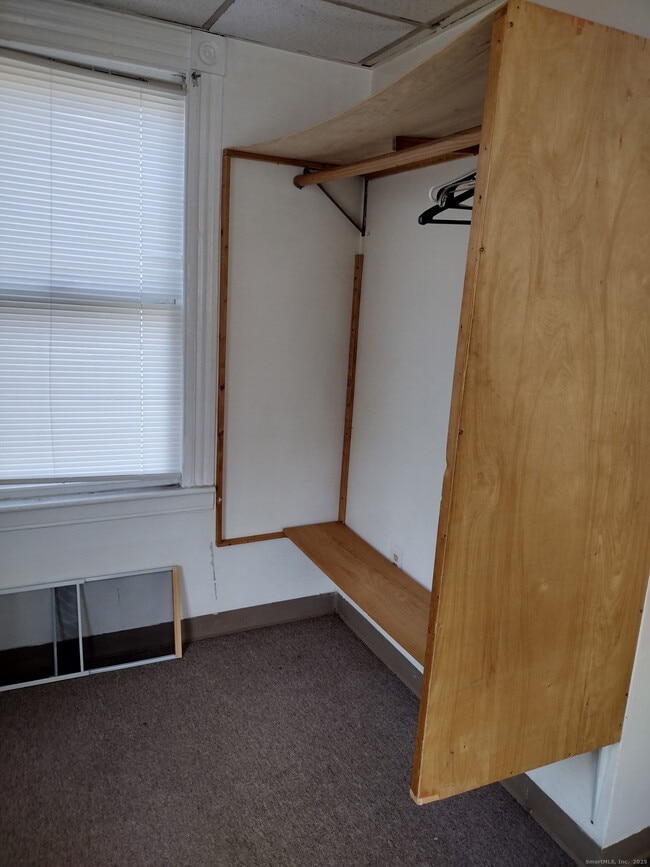 Foto del edificio - 807 E Main St