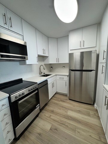 Foto del edificio - 70 W Burton Pl