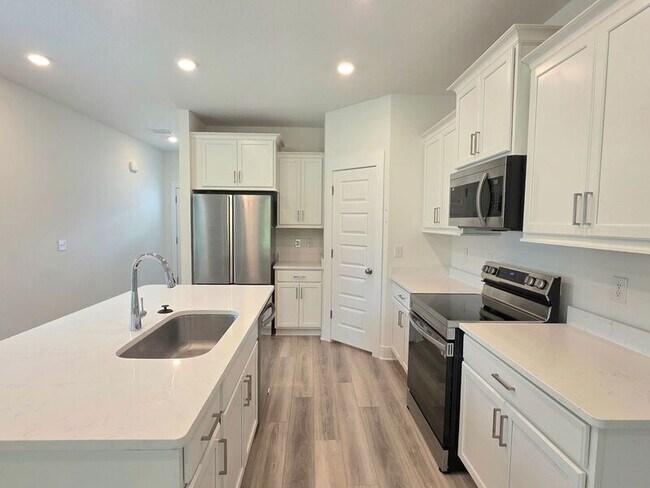Building Photo - 6550 Paso Fino Dr