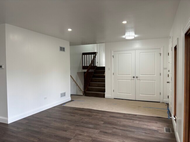 Foto del edificio - 3523 Jacqueline Dr