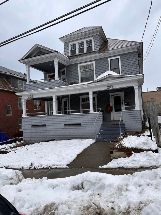Primary Photo - 208-210 King St