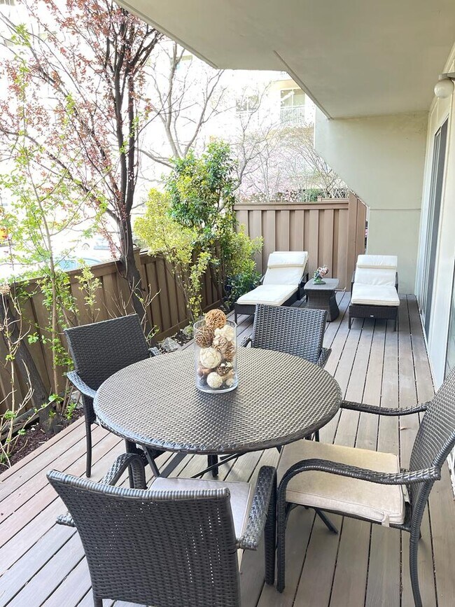 Veranda terrace - 1077 River Rd