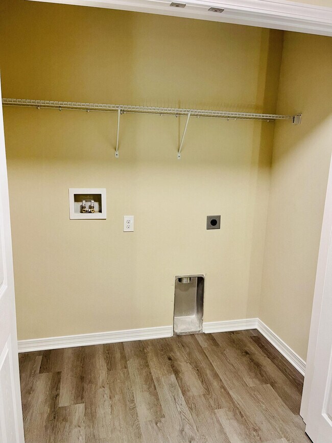 Foto del edificio - 804 Carlton St