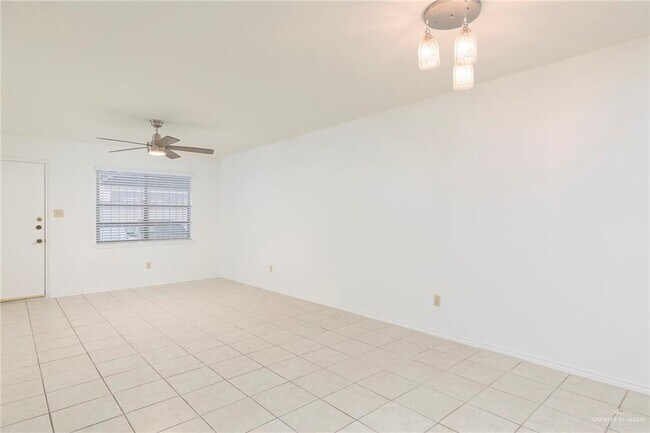 Building Photo - 14 Toronto Ave