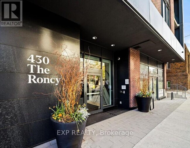 Photo du bâtiment - 430-430 Roncesvalles Ave